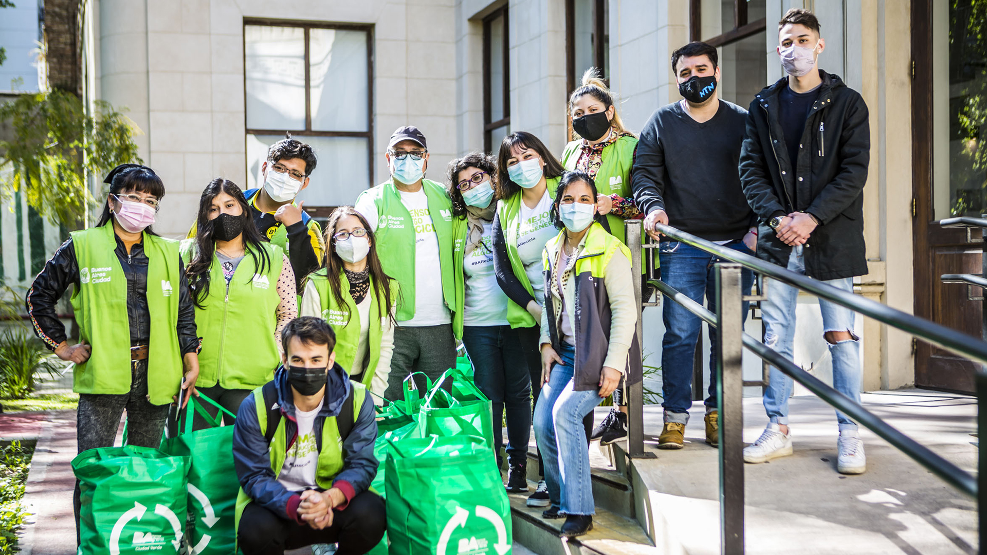 A group photo of waste and recycling cooperative workers from the city of Buenos Aires.